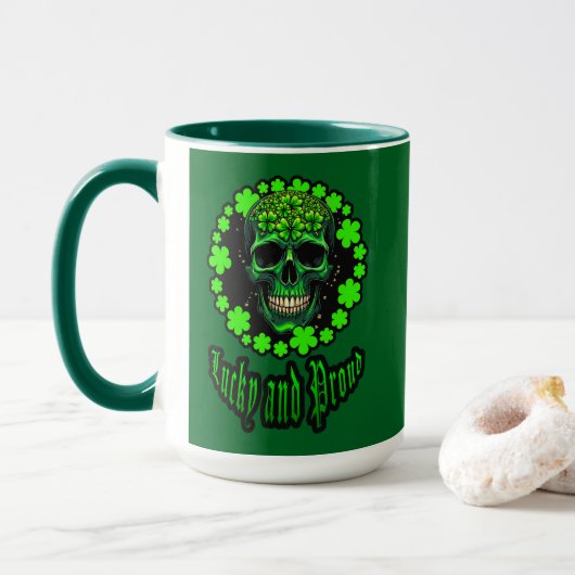 Mug Born Lucky Skull St Patrick’s Day Shirt – caneca (Avec donut)