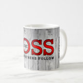 Mug BOSS Lead Autres Suivent sur le bois rustique (Devant droit)