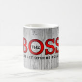 Mug BOSS Lead Autres Suivent sur le bois rustique (Centre)
