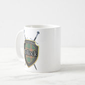 Mug Bouclier et épées de tartan de colin de clan (Devant gauche)