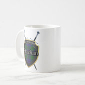 Mug Bouclier et épées de tartan de Strachan de clan (Devant gauche)