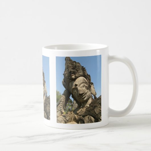 Mug Bouddha en cours... Nong Khai, Isan, Thaïlande (Droite)
