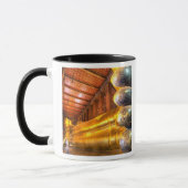 Mug Bouddha géant couché à l'intérieur du temple, Wat (Gauche)