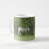 Mug Boue de Cheval blanc timide (Devant gauche)