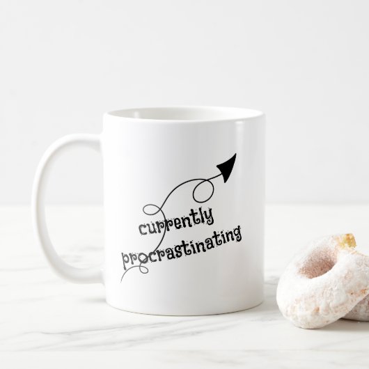 Mug Boue de flèches actuellement procrastinante (Avec donut)