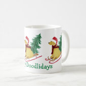 Mug Boule de Noël Goldendoodle personnalisée (Devant droit)