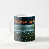 Mug Boule de soccer sur le terrain humide vide (Devant gauche)