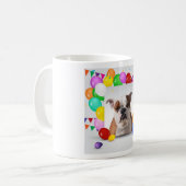 Mug Bouledogue avec ballons colorés thème d'anniversai (Devant gauche)
