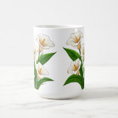 Mug Bouquet de lys calla blancs avec des feuilles vert (Centre)