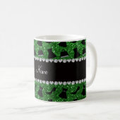Mug Bourse verte nommée faite sur commande de robe de (Devant droit)