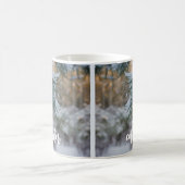 Mug Branches de pin couvertes de neige (Centre)