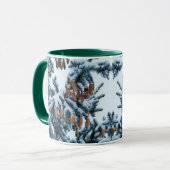 Mug Branches et cônes couverts de neige (Devant gauche)