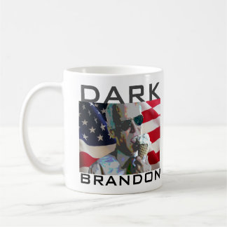 Mug Brandon foncé mangeant de la crème glacée 