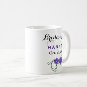 Mug Bridesmaid Typographie moderne Purple Floral Maria (Devant droit)