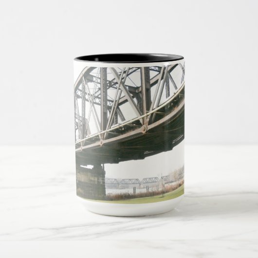 Mug Bridger Over Scioto River (Centre)