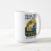 Mug Brigade de grenouilles des enseignants – La connai (Devant droit)