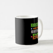Mug Brother Of The Birthday Boy Party Video Gamer Pixe (Devant droit)