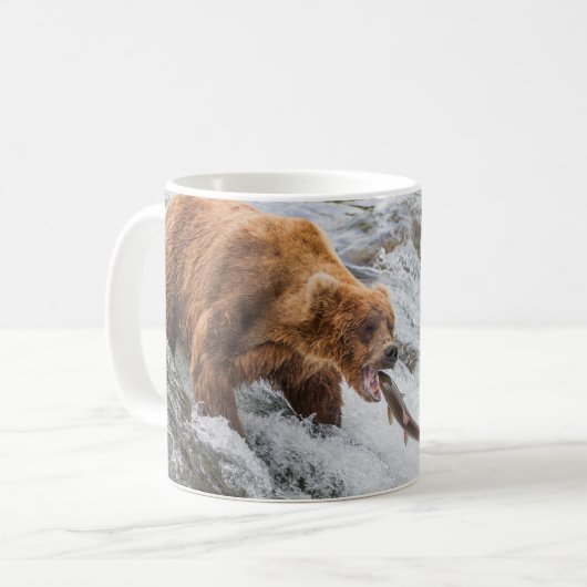 Mug Brown Bear Catches Red Salmon (Devant gauche)