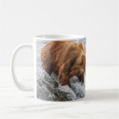 Mug Brown Bear Catches Red Salmon (Gauche)