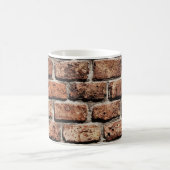 Mug Brown brick wall on daylight (Centre)