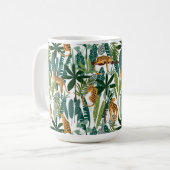 Mug Brown leopard in the tropical lush jungle leaves (Devant gauche)