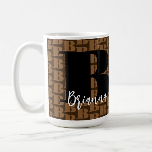 Mug Brown noir Monogramme blanc Nom du script moderne (Gauche)