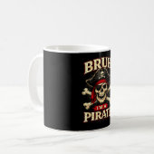 Mug Bruh un pirate crâne cache-œil os croisés drôle (Devant gauche)