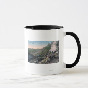 Mug Bûcherons portant des rondins au-dessus de Gulch