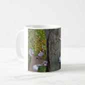 Mug buck et faire avec les coeurs dans la forêt (Devant gauche)