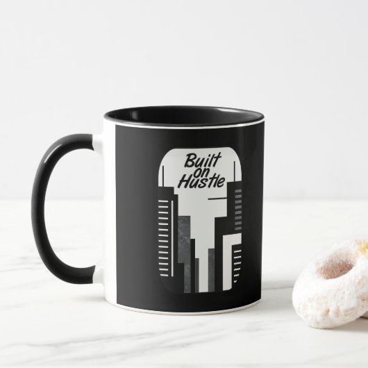 Mug Built on Hustle City Skyline Minimalist Design (Avec donut)