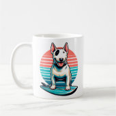 Mug Bull terrier sur une carte surf style rétro des an (Gauche)