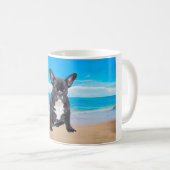 Mug Bulldog Français Assis Sur La Plage (Devant droit)