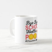 MUG BYE BYE SCHOOL HELLO POOL. (Devant gauche)
