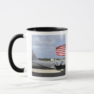 Mug C-17 Globemaster III se repose sur l'en ligne de
