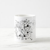 Mug Caché dans le jardin. - Dessin à l'encre (Centre)