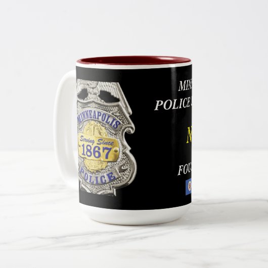 Mug Cadeau de la police de Minneapolis (Devant gauche)