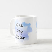 Mug Cadeau du ministère JW un jour plus près (Devant gauche)