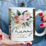 Mug cadeau maman 2 photo rose girly aquarelle florale<br><div class="desc">cadeau maman 2 photo rose girly aquarelle florale script typographie mug design. cadeau parfait pour les mères jour,  anniversaire,  noël, </div>