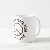 Mug CAFÉ LOVER signe de paix créatif isolé (Devant droit)