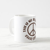 Mug CAFÉ LOVER signe de paix créatif isolé (Devant gauche)