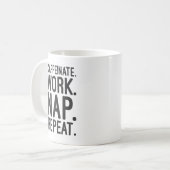 Mug Caffeinate Répéter la sieste - Drôle Motivationnel (Devant gauche)