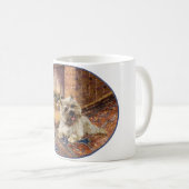 Mug Cairn Terrier près d'une cheminée confortable (Devant droit)