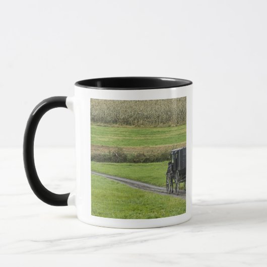 Mug Calèche amish sur une route de campagne, Ohio du N (Gauche)