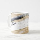 Mug Calendrier de la course automobile 2021 (Devant gauche)