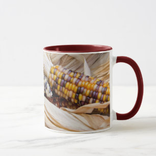 Mug Californie. Maïs indien coloré de la récolte d'aut