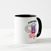 Mug Calligraphie moderne Femme aéroportée (Devant droit)