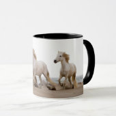 Mug Camargue Horses courir sur la plage (Devant droit)