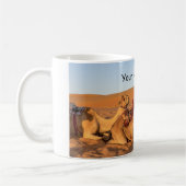 Mug Camels dans le désert d'Oman (Gauche)