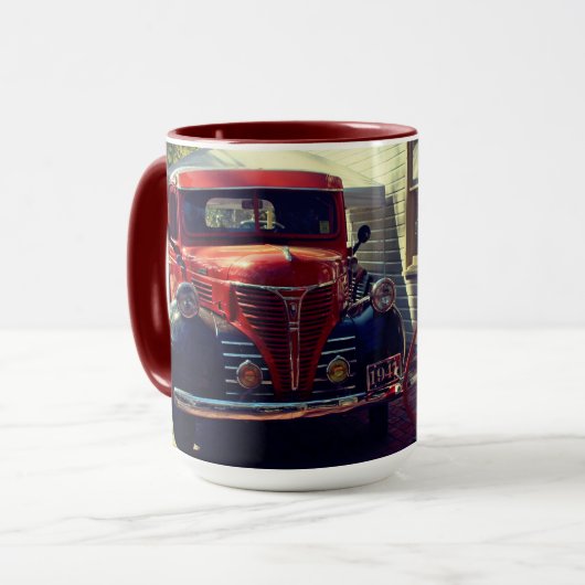 Mug Camion vintage à Rustic Gas Station (Devant gauche)