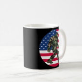 Mug Camo Bigfoot Sasquatch (Devant droit)